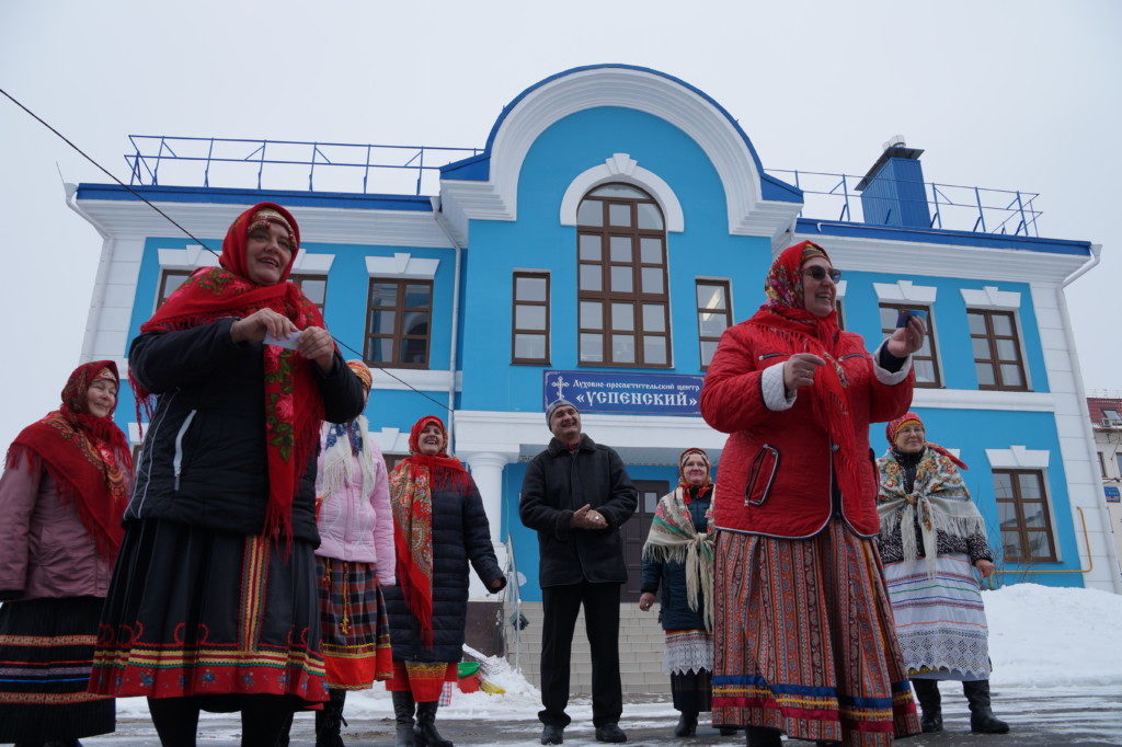 Масленица в орле. Масленица 2021 какого числа. Угощение блинами на масленицу. Чучело масленицы. Масленица 2021 какого числа.